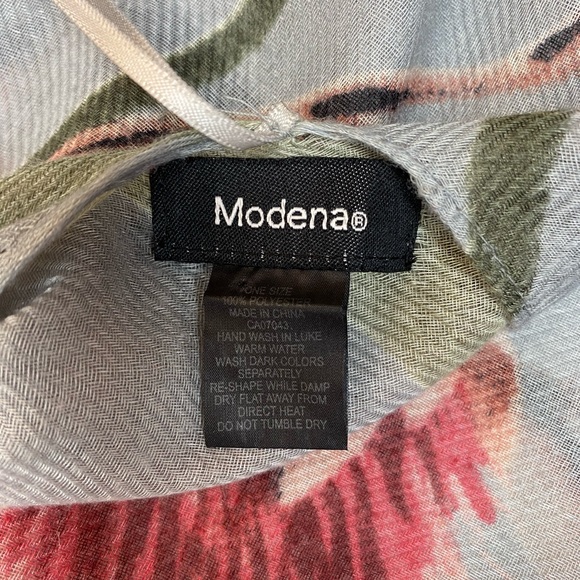 Modena Light Weight Floral Kimono - Picture 6 of 9